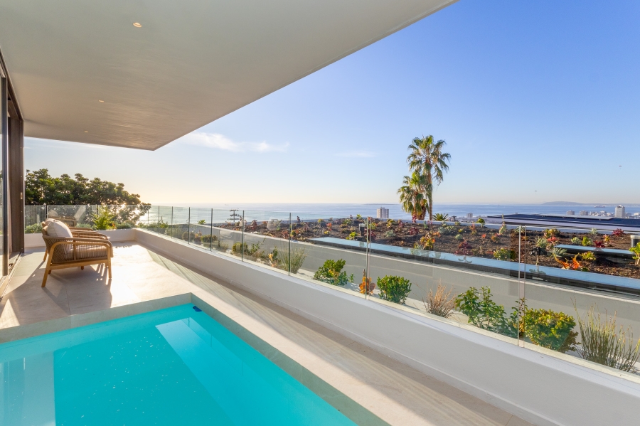 To Let 4 Bedroom Property for Rent in Fresnaye Western Cape